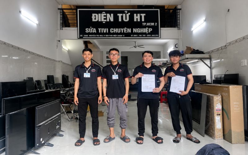 Kỹ thuật nhận sửa máy hút mùi tại nhà Quận 12.