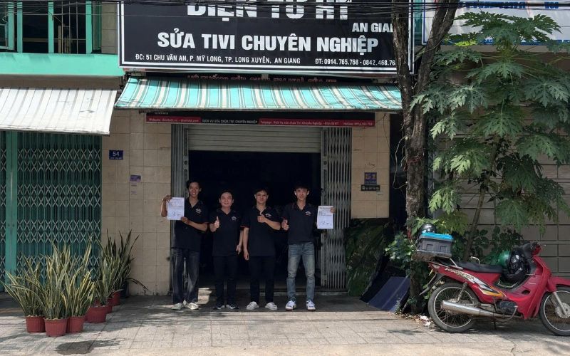 Kỹ thuật viên sửa máy rửa chén tại An Giang Long Xuyên
