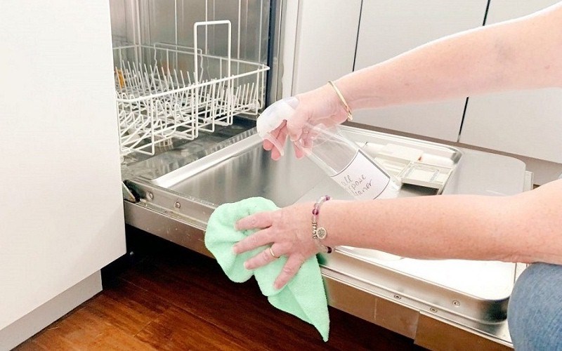 Vệ sinh máy rửa chén tại Hà Nội