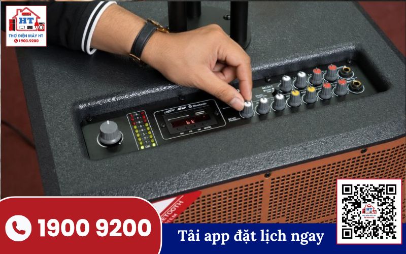 Kiểm tra âm thanh loa kéo bị rè Kỹ thuật viên HT sửa các lỗi ở loa kéo cho khách hàng tại nhà Đồng Tháp.