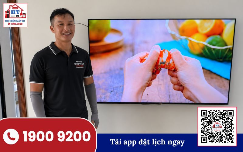 Kiểm tra tivi màn hình tối tại nhà Kỹ thuật viên Điện Tử HT kiểm tra màn hình tivi bị tối hoặc đen tại nhà khách hàng