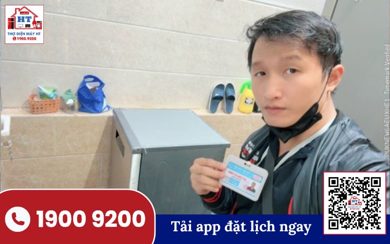 Kiểm tra máy rửa bát Electrolux Kỹ thuật viên kiểm tra máy rửa bát Electrolux ESF6010BW